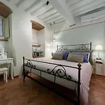 Casa Del Borgo アパート コルトーナ