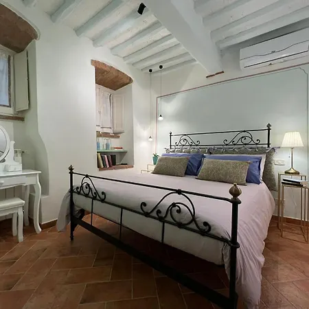 Casa Del Borgo Apartment Cortona